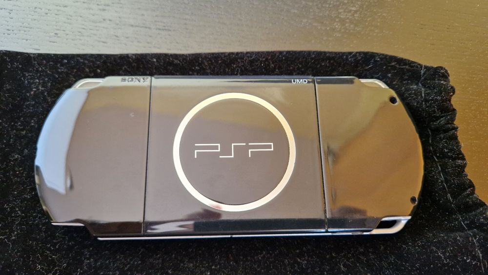 PSP 3000 + 128 gb sd card