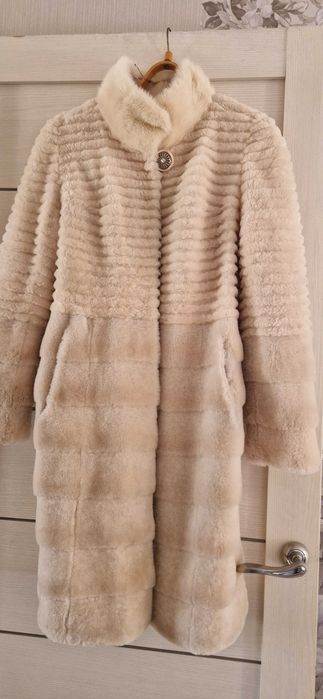 Продам шубу мутон с норкой