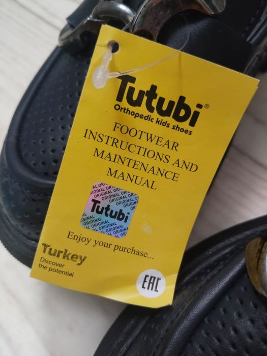 Продам туфли школьные на девочку