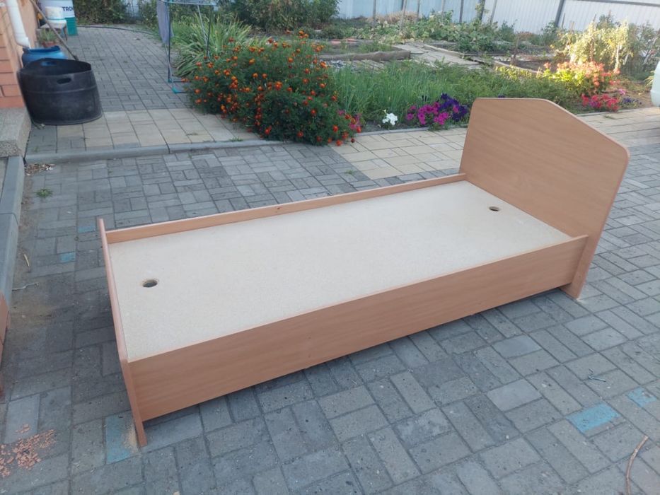 Продам кровать однаснальная