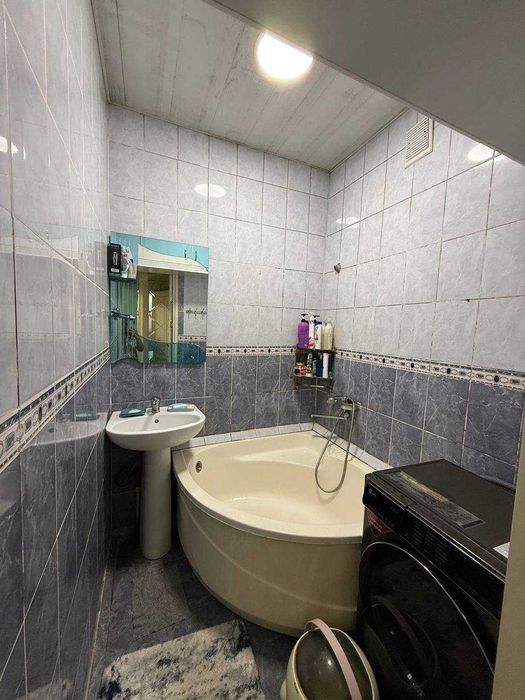 СРОЧНО !! Продается квартира в Яшнабаде 2/4/4 ( 50 кв/м ) Авиасозлар 4