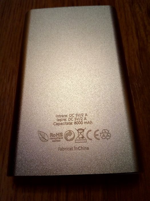 Baterie/acumulator extern, 8000 mAh,5V argintiu,nou!