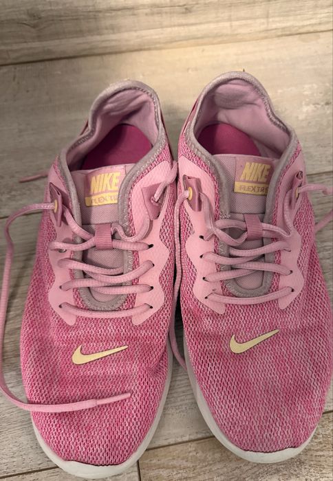 Обувки и сандали на промоция