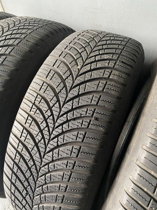 Anvelope 215/65R16 GoodYear Vector 4Seasons Gen-3 102H