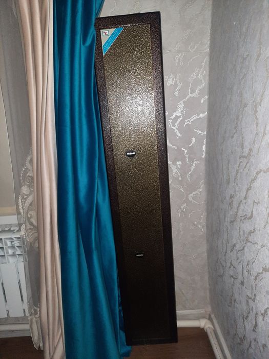 Продам сейф вместе с содержимым