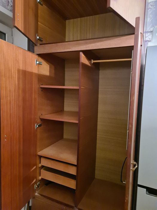 Шкафы гардеробные 2шт