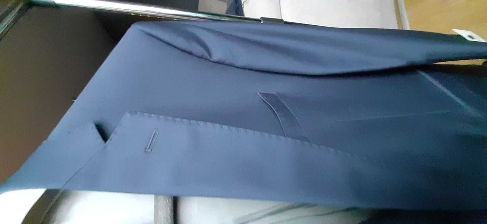 Чисто Нов Официален едноредов мъжки костюм марка ReNe 77