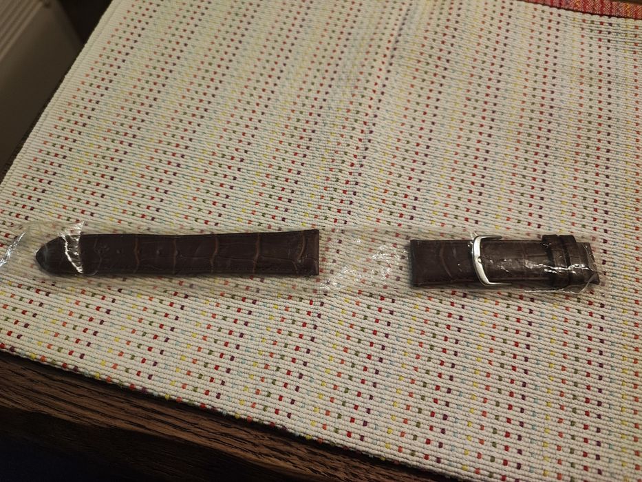 Каишка за ръчен часовник от ест. кожа, 20мм