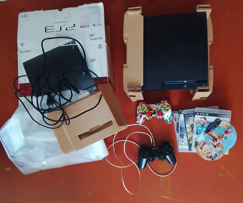 PS 3 новая с дисками