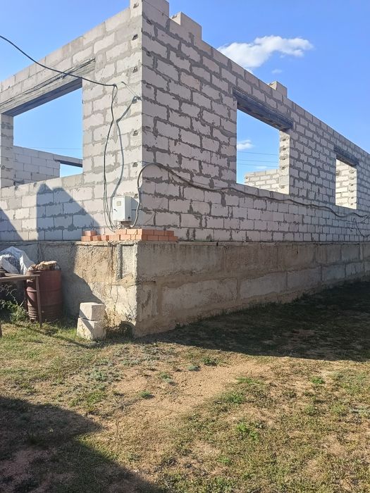 Продам. дом. не. дострой