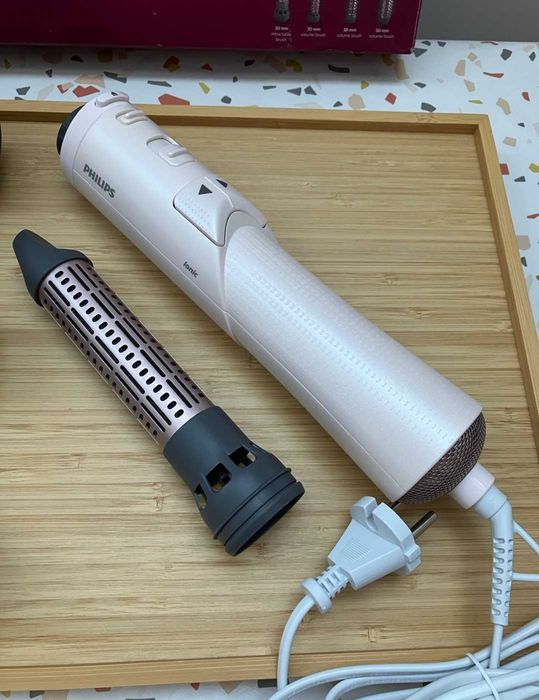 Сешоар маша Philips Air Styler 7000 BHA 735/00