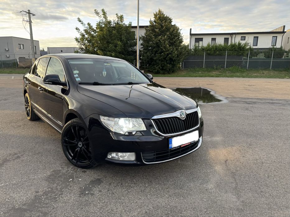 SKODA Superb 2012 — imagine 1