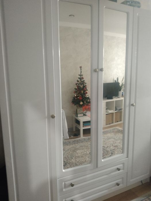 Шкаф четырех дверный