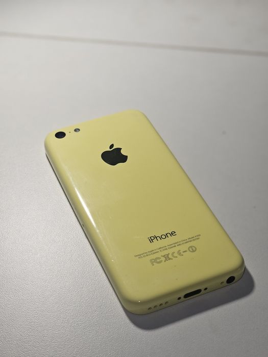 Iphone  5c Айфон 5с в идельном состоянии