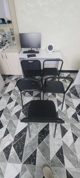 Optika uchun mebel