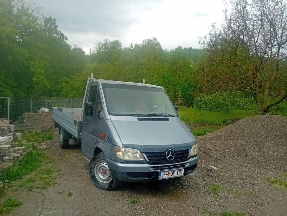 Camionetă Mercedes Sprinter