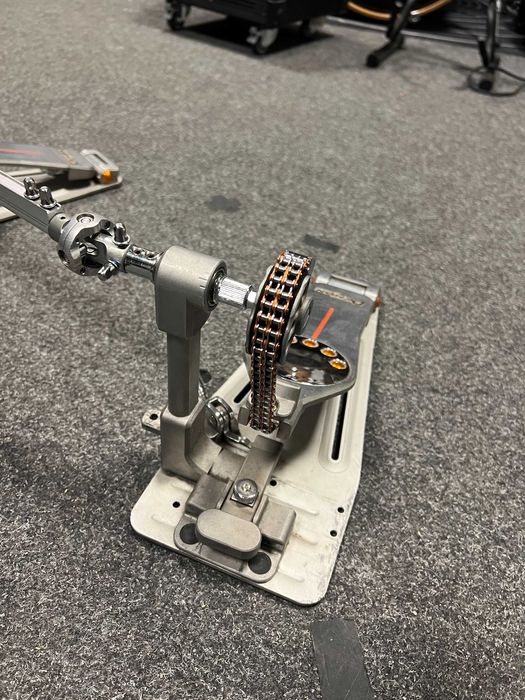 Pedală dublă Pearl Demon Chain P-3002C – completă, stare excelentă