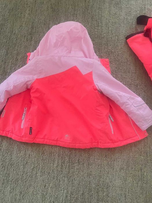 Vând costum ski fetițe 122 cm