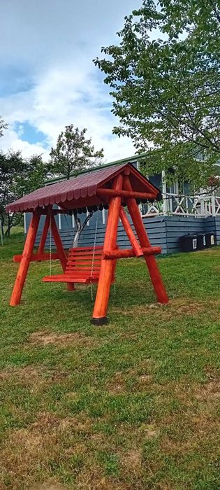 Leagăn rustic din bile de brad