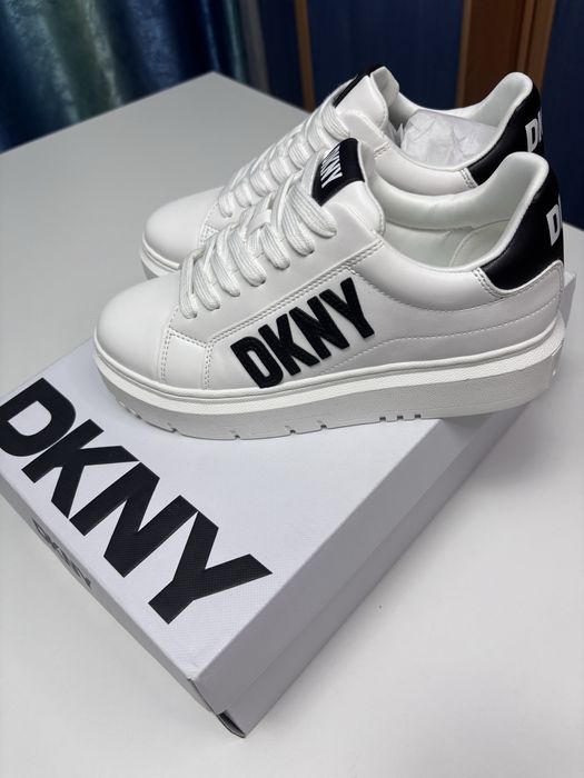 DKNY sneakers 38
