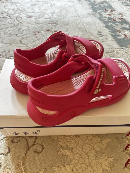 Детские сандалии