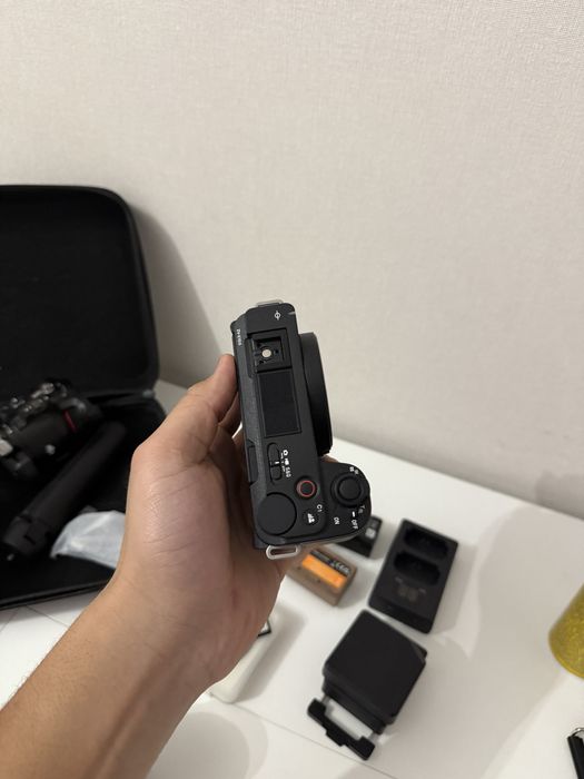 Комплект SONY ZV-E10 2 + объектив 50mm sony