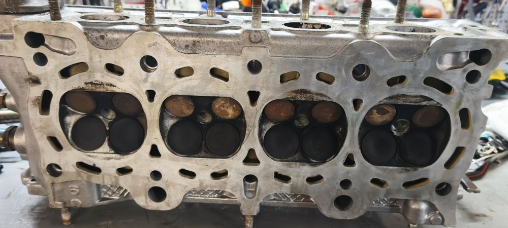 VTEC Глава за Хонда Д серия и доста други части d16z6 d16y8 d15z6
