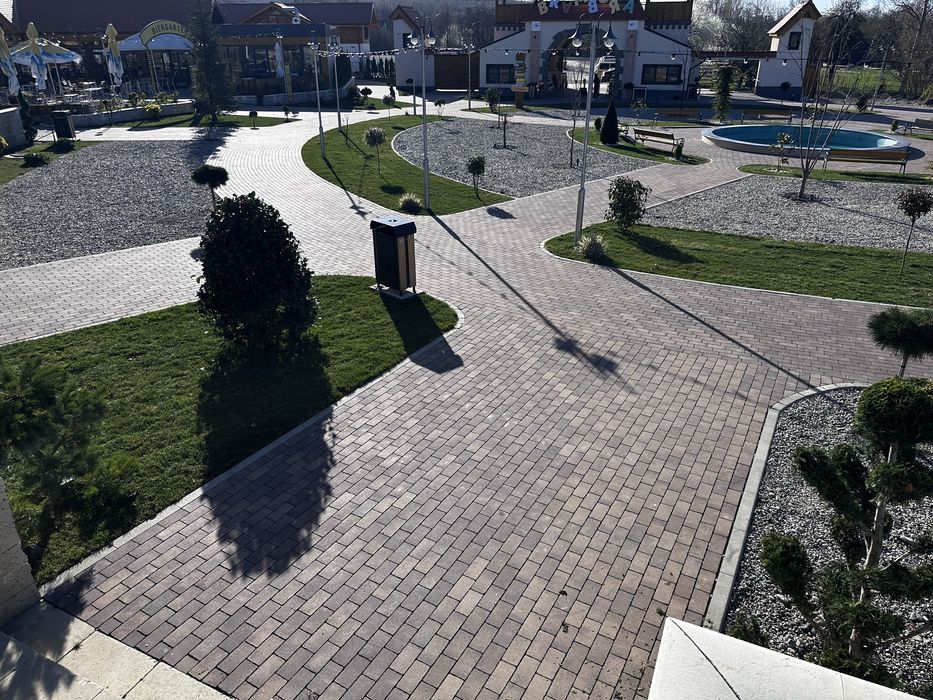 Montaj Pavaj, zone verzi, gazon, excavatii, drenaje, irigatii