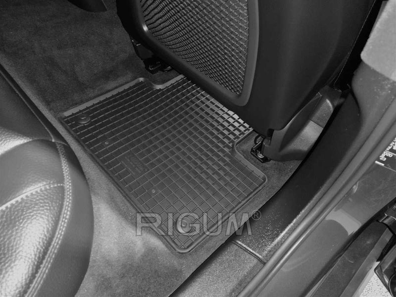 Гумени стелки или багажник VOLVO V60 и PHEV след 2018 г.