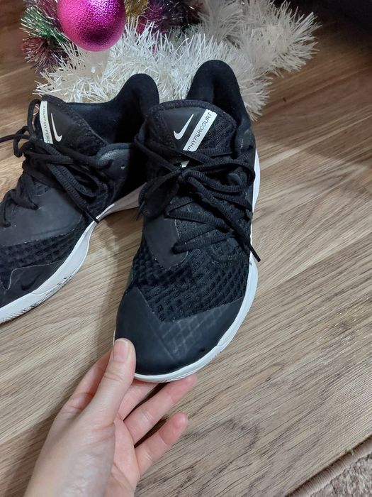 Маратонки Nike ZOOM Hypercourt