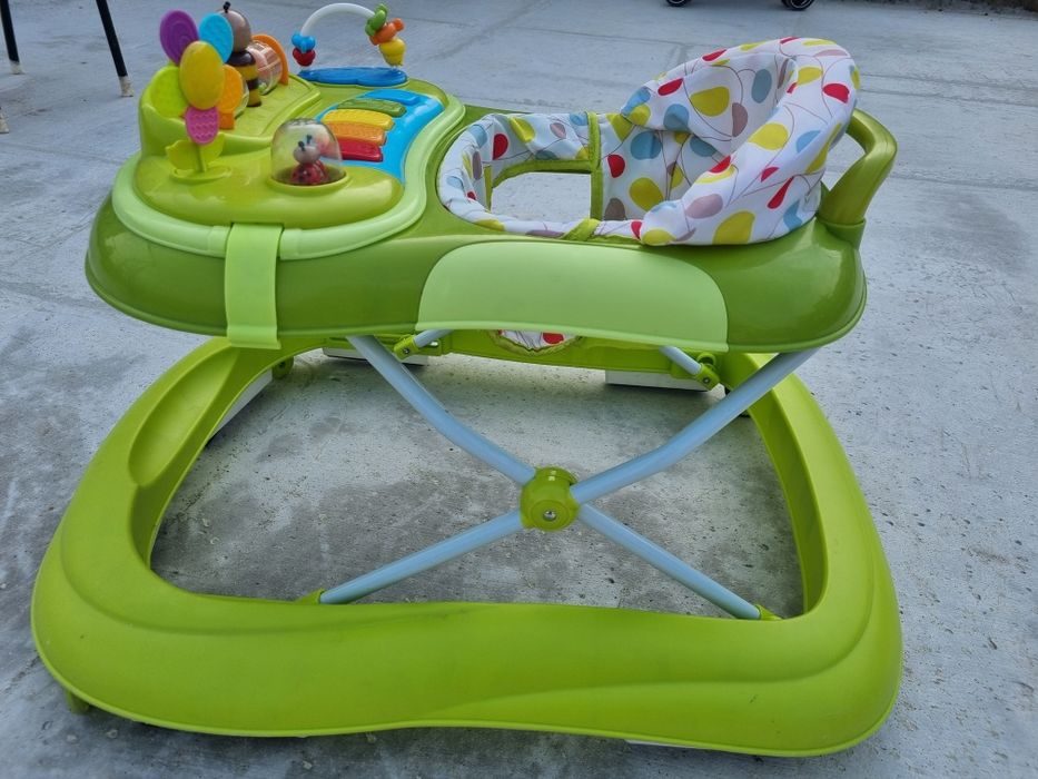 Бебешки зелен паяк