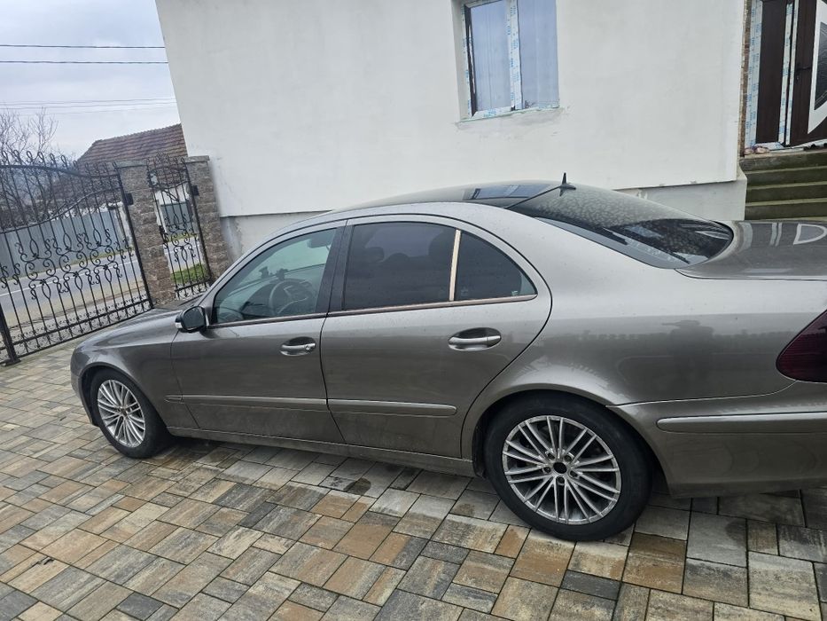 Vând Mercedes e200 clasic w211