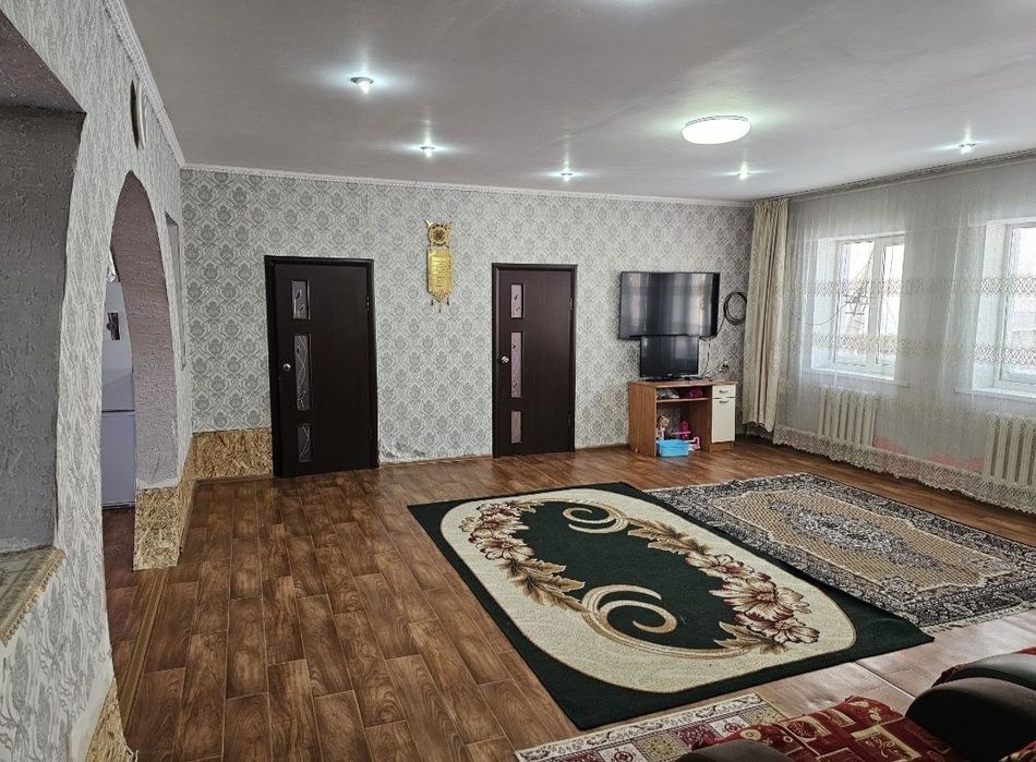 Кен жайлы улкен уй