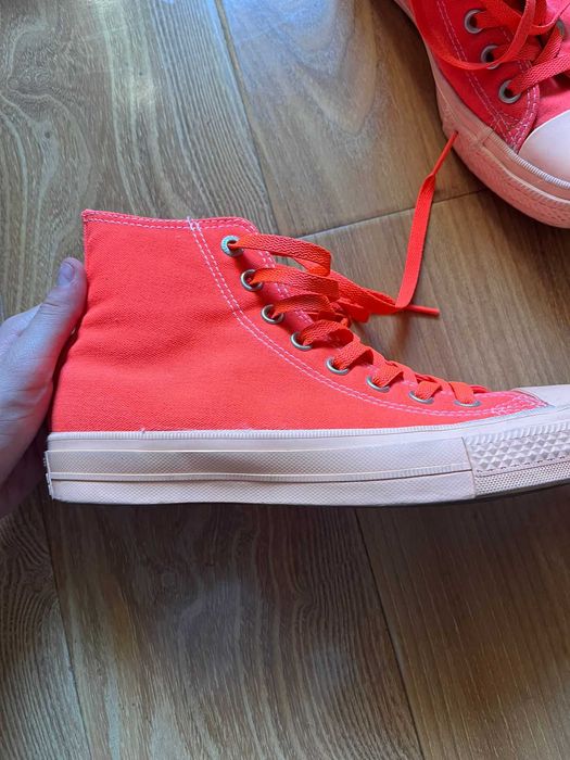 Converse High Orange