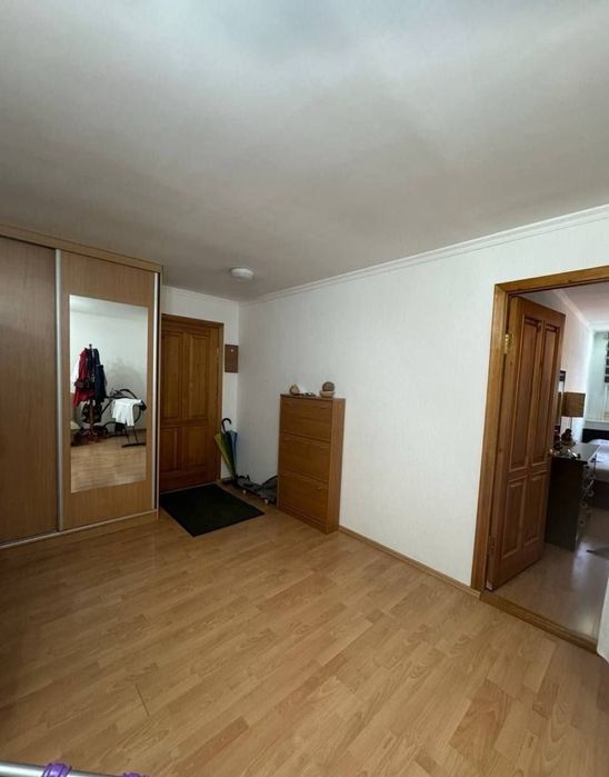 Продаётся 2х комнатная рынок Аския