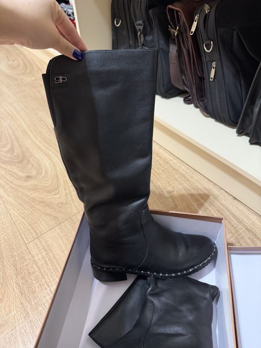 Зимние сапоги кожанные.