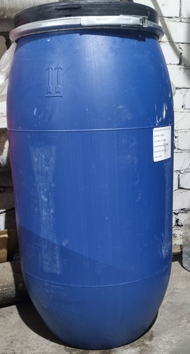Продам б/у 200 л пластиковые бочки