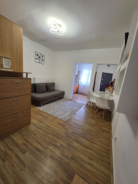 Proprietar vand garsoniera 24 mp utili (15 mp in CF), Timisoara Str. Polona 2, pozitie excelenta