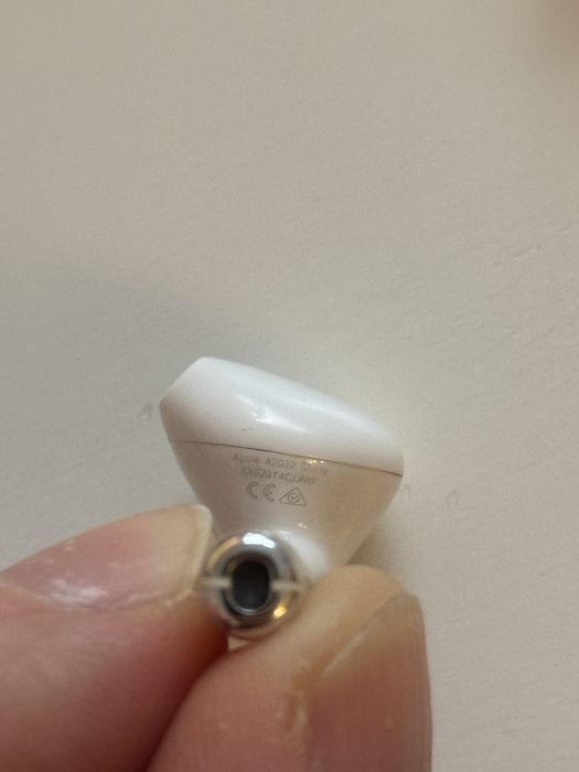 Casti apple airpods 2 (nu pro) cu carcasa wireless a1938