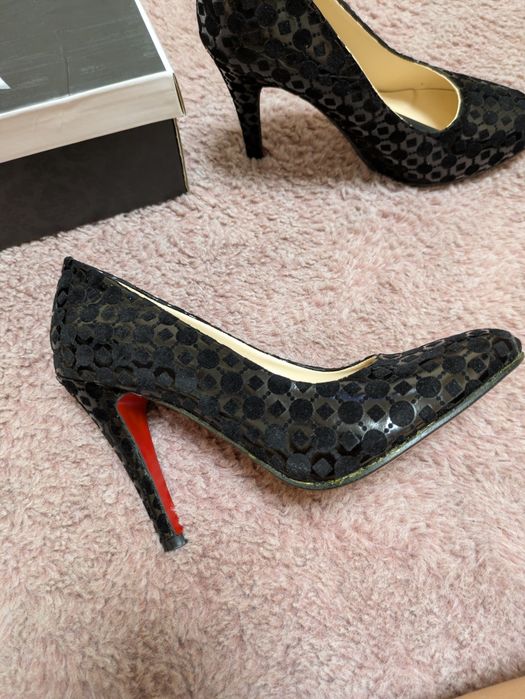 Pantofi cu toc eleganți