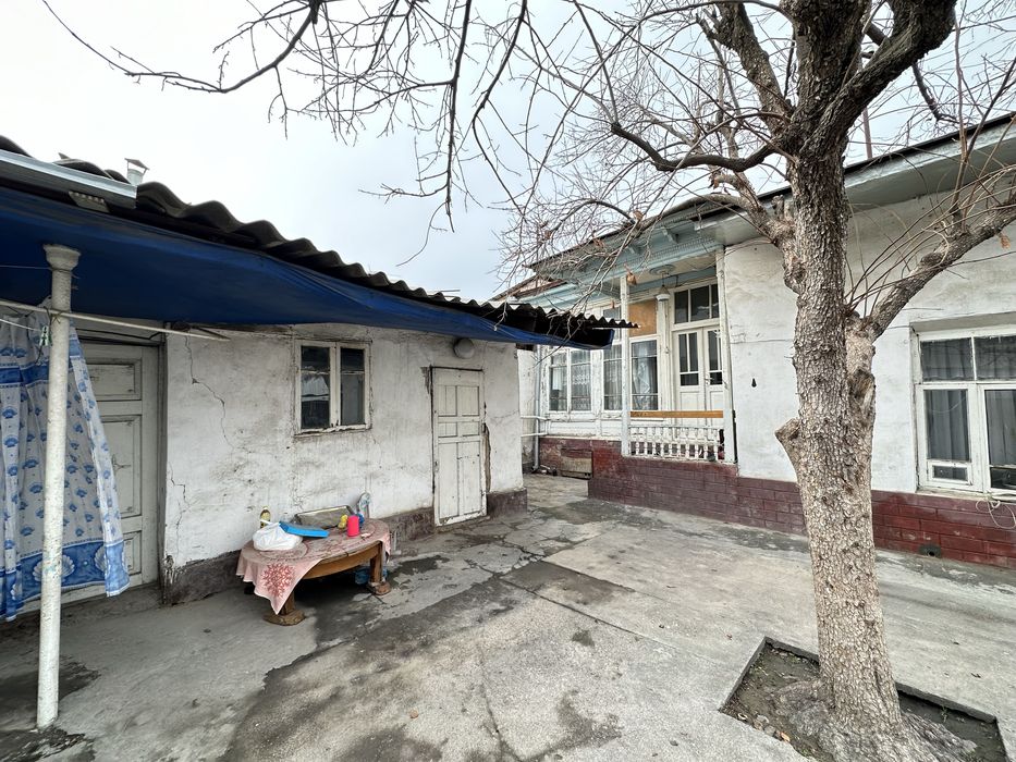 Yoʻl yuzida 2,2 sotix hovli sotiladi