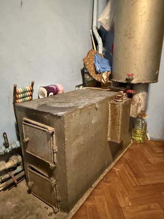 Продам печку вместе с трубой