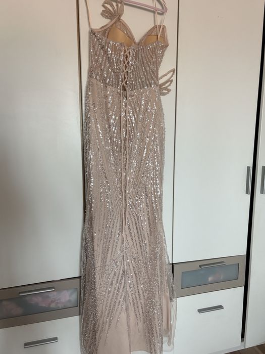 Rochie de nasa superba