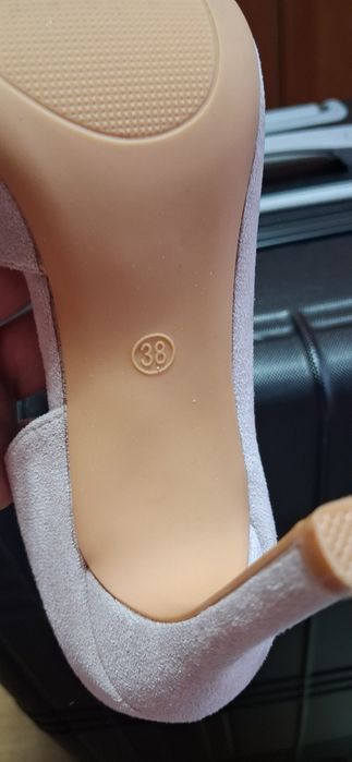 Продам туфли новые 38размер