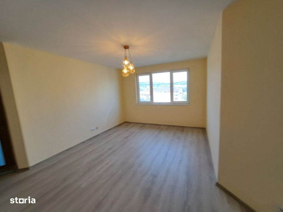 Apartament cu 3 camere, zona Vivo, Floresti