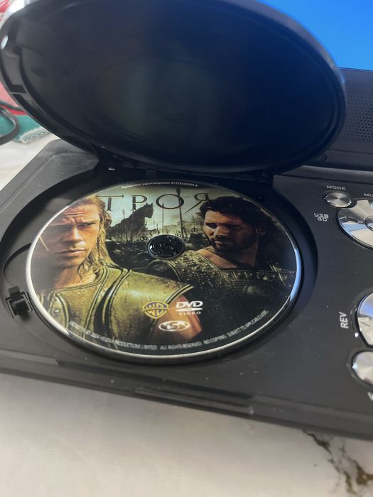 Портативный двд.