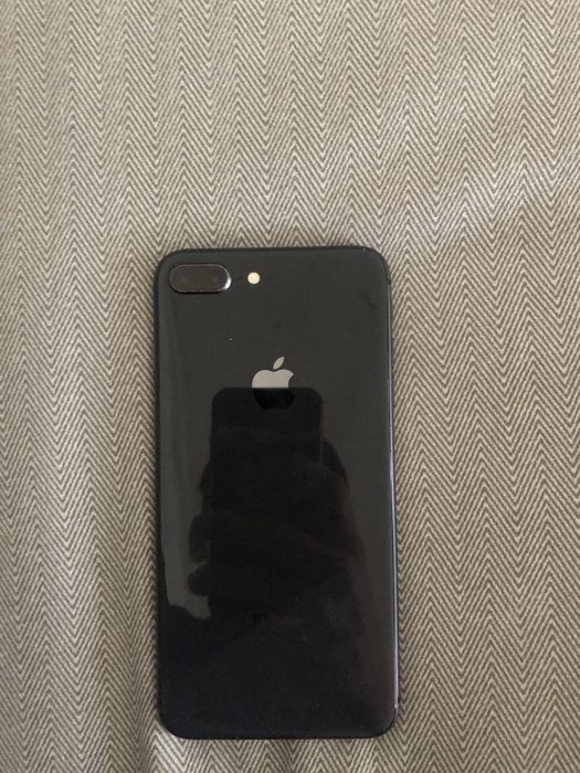 Айфон 8+ сатылад срочно тиын керек