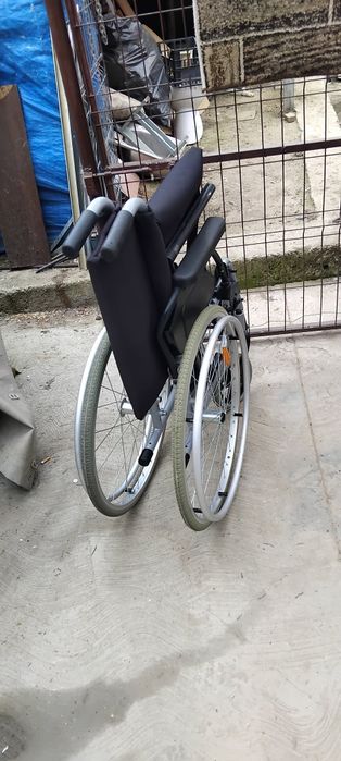 Cărucior pentru persoane cu dizabilități/ este ca și nou