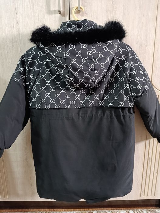 Куртка теплая для девочки на 146-150 рост