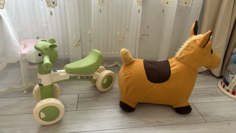 Продам лошадку и беговел